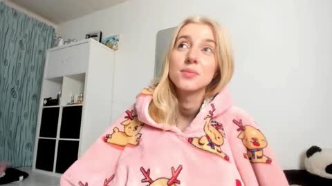 Kenzie online show from November 23, 2:37 pm