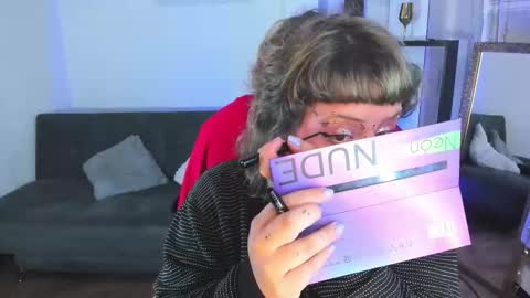 Kenzie online show from November 17, 4:48 am