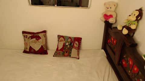 Snapshot of kerani__ chatting on December 7, 7:32 am DANIELA online show from December 7, 7:32 am