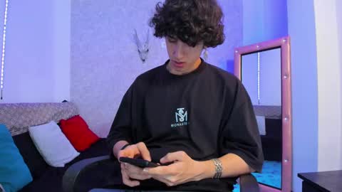 Kev online show from February 8, 7:59 pm