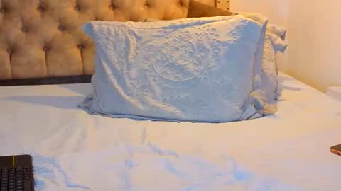 Kery Hillson online show from December 22, 1:18 pm