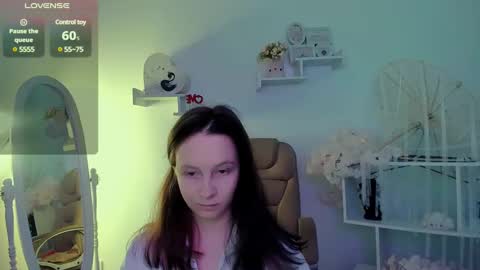 Snapshot of ketrin_n_ chatting on March 10, 6:27 am Ketrin online show from March 10, 6:27 am