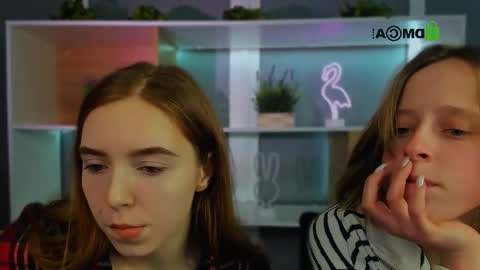 keuli_li online show from February 2, 12:56 pm