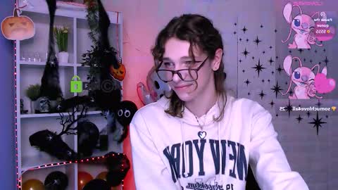 kevi here online show from October 21, 7:28 pm