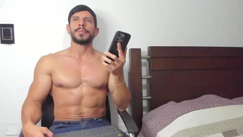 kevin_malone22 online show from October 18, 3:33 am