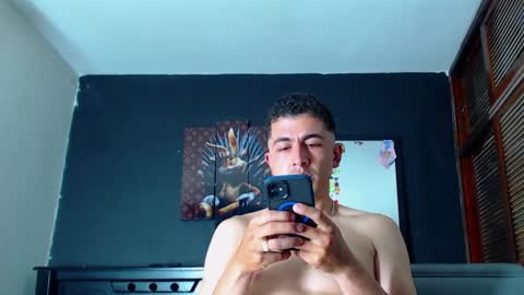 Kevin  y marlon online show from December 12, 4:26 am