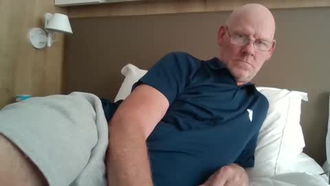 kevlooking4sez online show from October 12, 3:37 pm