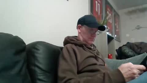 kevlooking4sez online show from February 1, 8:17 pm