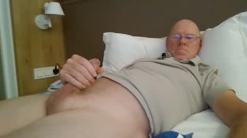 kevlooking4sez online show from October 15, 5:36 pm