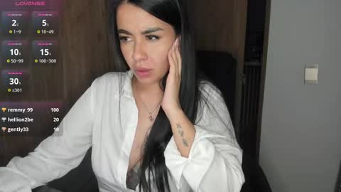 Laura online show from December 25, 11:00 am