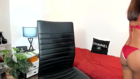 keziakinlley online show from May 10, 4:08 am