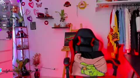 khalessi07 online show from January 8, 5:57 am