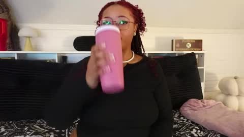 Khaya online show from March 12, 4:22 pm