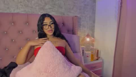 Khelany Isyy  online show from February 11, 4:33 pm