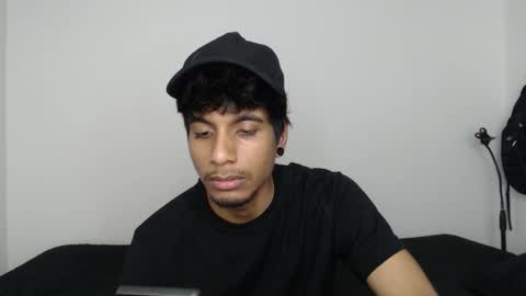 khevinlopezonig online show from December 2, 3:16 am