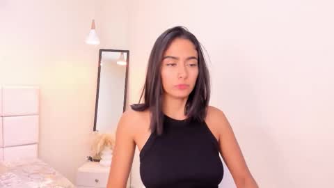 Khloe online show from March 14, 2:10 pm