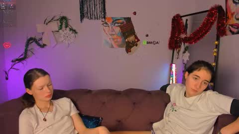 khloebeauty online show from January 6, 10:58 pm