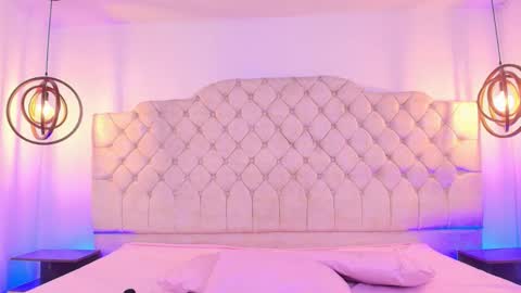 khloejohnson online show from October 11, 8:34 pm