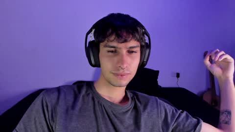 Snapshot of khozler_ chatting on February 1, 4:56 am khozler_ online show from February 1, 4:56 am