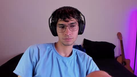 Snapshot of khozler_ chatting on February 18, 12:28 pm khozler_ online show from February 18, 12:28 pm