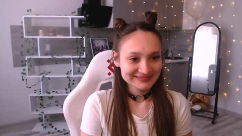 Kiana online show from May 17, 9:40 am