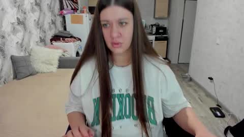 kianna_dior_ online show from November 12, 1:35 pm