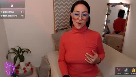 Snapshot of kiara_bermont chatting on September 18, 6:01 pm Kiara Bermont online show from September 18, 6:01 pm