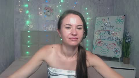 Snapshot of kiaracriegs chatting on September 18, 6:56 pm Kara online show from September 18, 6:56 pm