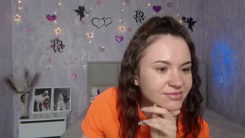Snapshot of kiaracriegs chatting on February 15, 2:04 am Kara online show from February 15, 2:04 am