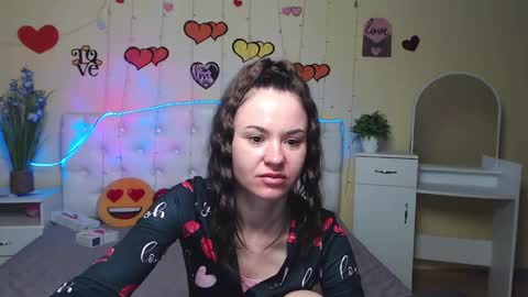 Snapshot of kiaracriegs chatting on February 13, 11:37 pm Kara online show from February 13, 11:37 pm