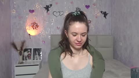Snapshot of kiaracriegs chatting on February 11, 4:33 am Kara online show from February 11, 4:33 am