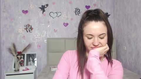Snapshot of kiaracriegs chatting on February 19, 4:01 am Kara online show from February 19, 4:01 am