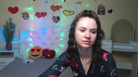 Snapshot of kiaracriegs chatting on February 14, 2:39 am Kara online show from February 14, 2:39 am