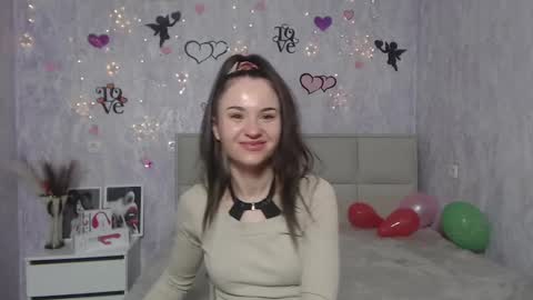 Snapshot of kiaracriegs chatting on February 5, 2:08 am Kara online show from February 5, 2:08 am