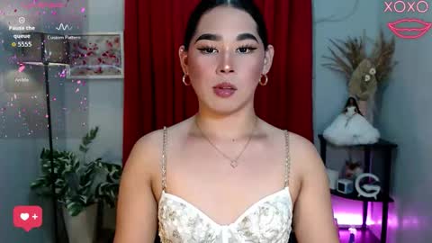 Im Mia online show from November 3, 3:13 pm