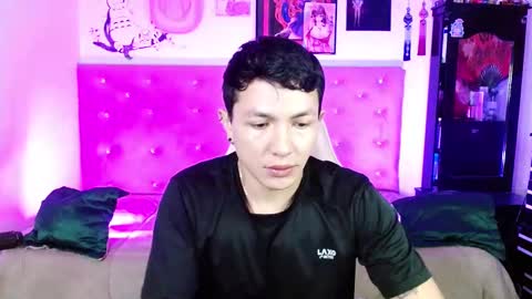 kiiran_hott online show from March 12, 12:36 pm