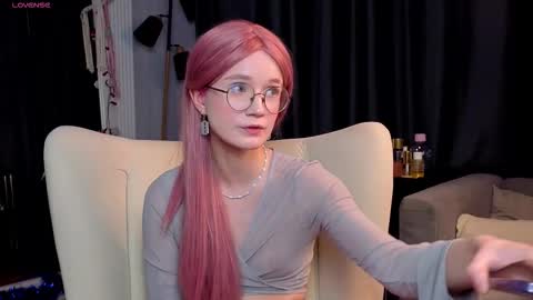 kiki_blue_eyes online show from January 12, 6:09 am