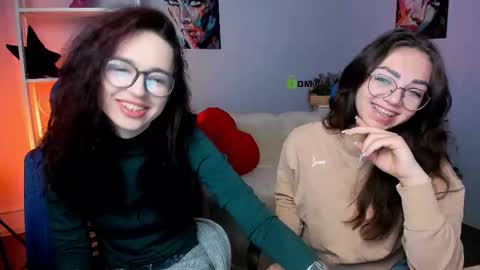 Snapshot of kiki_swan chatting on March 4, 7:08 am kiki_swan online show from March 4, 7:08 am