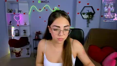 kiki_swan online show from June 10, 7:57 pm