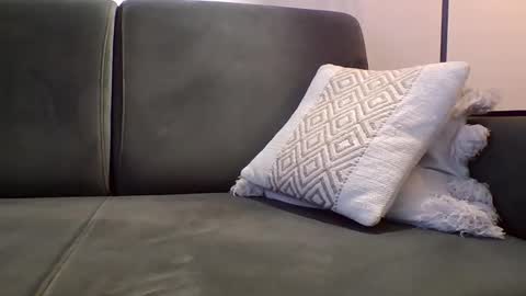 kikikiraa online show from November 9, 8:18 am