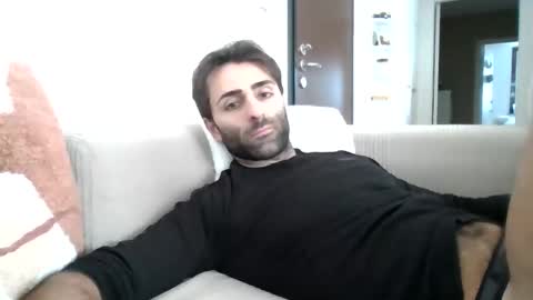 kikkus01 online show from November 8, 12:30 pm