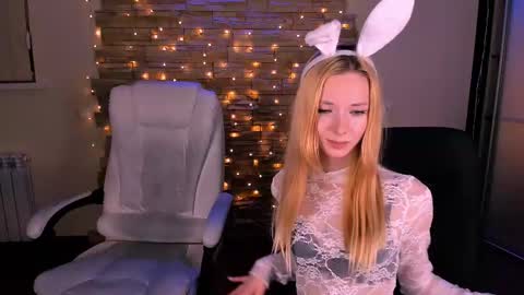 kim_boyd online show from February 14, 6:40 pm