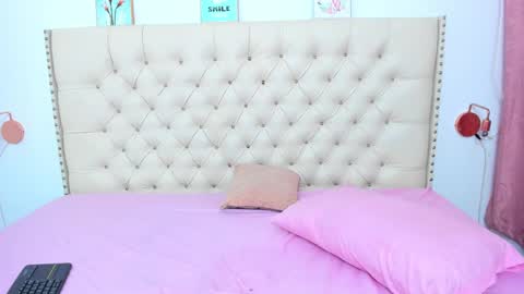 kim_eli online show from February 14, 2:18 am