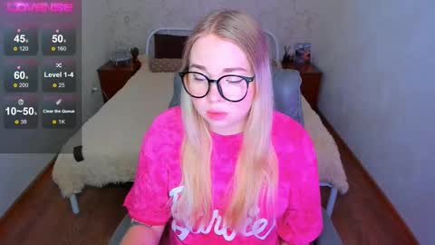 KIM online show from February 22, 2:41 pm