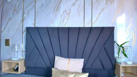 kim  online show from October 4, 9:01 pm