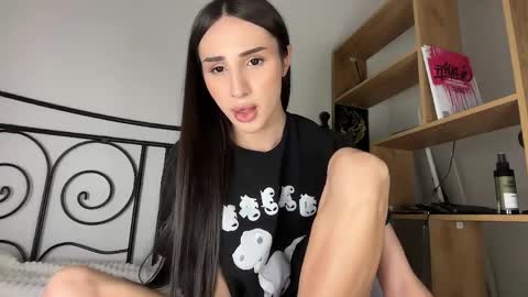 Kim Oberlin online show from April 7, 9:39 pm