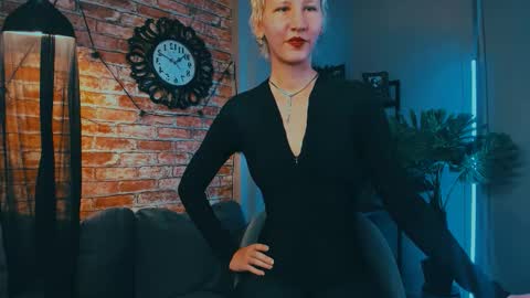 Kim online show from September 27, 2:59 pm