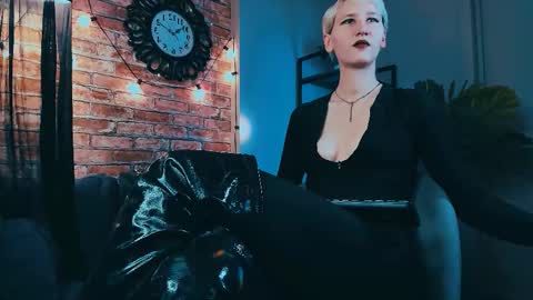 Kim online show from November 8, 11:57 am