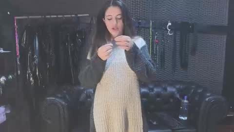  KIMBERLY SWAN  online show from March 11, 3:47 am