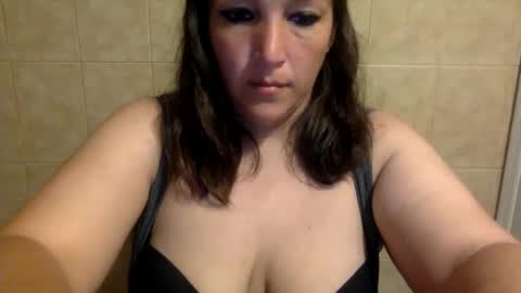 KimberlyLynn online show from April 3, 10:44 am